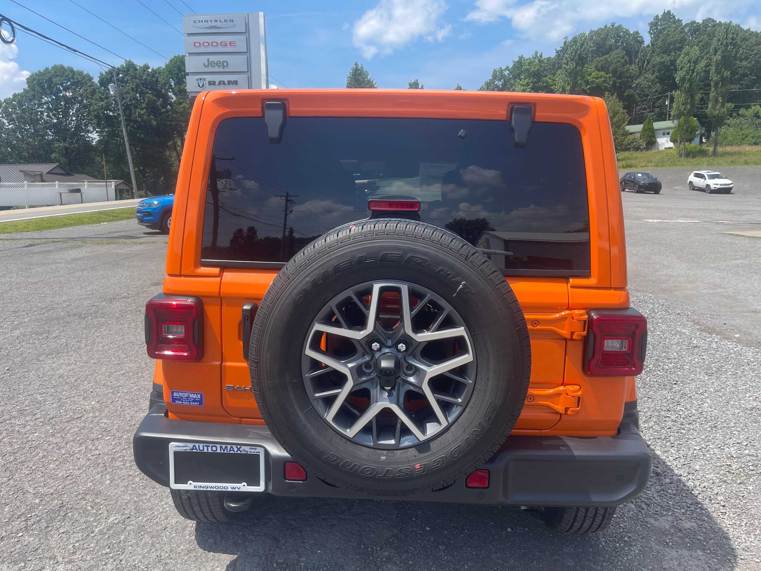 2025 Jeep Wrangler Sahara photo 3