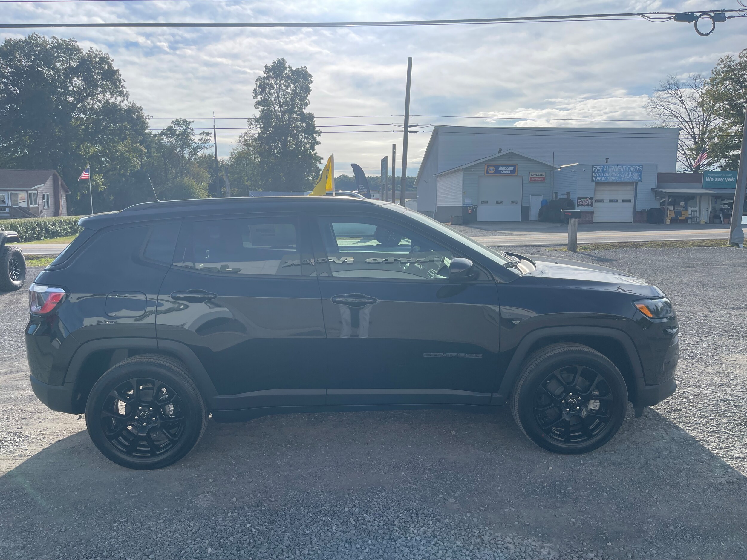2026 Jeep Compass Latitude photo 2