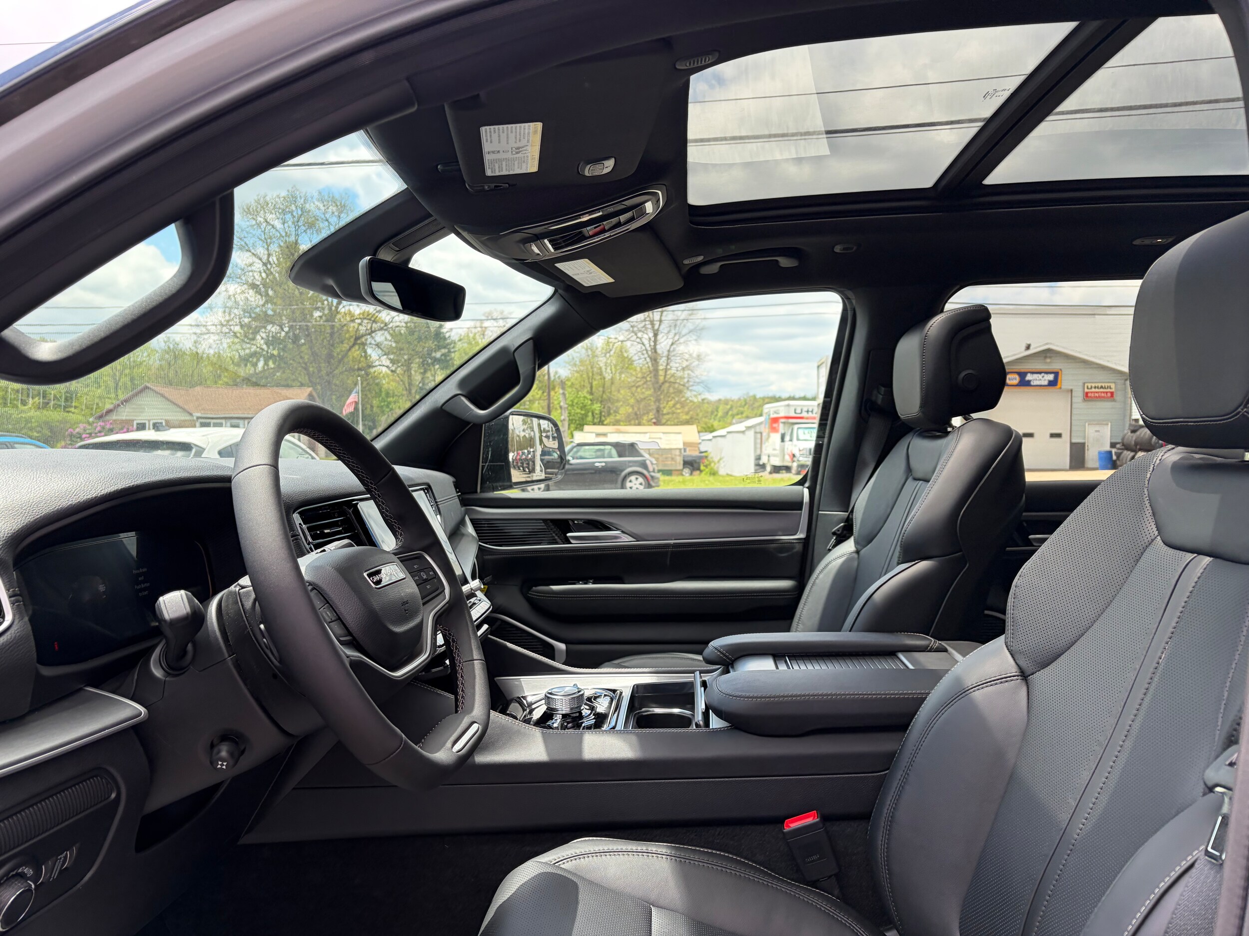 2026 Jeep Grand Wagoneer Upland - Photo 11