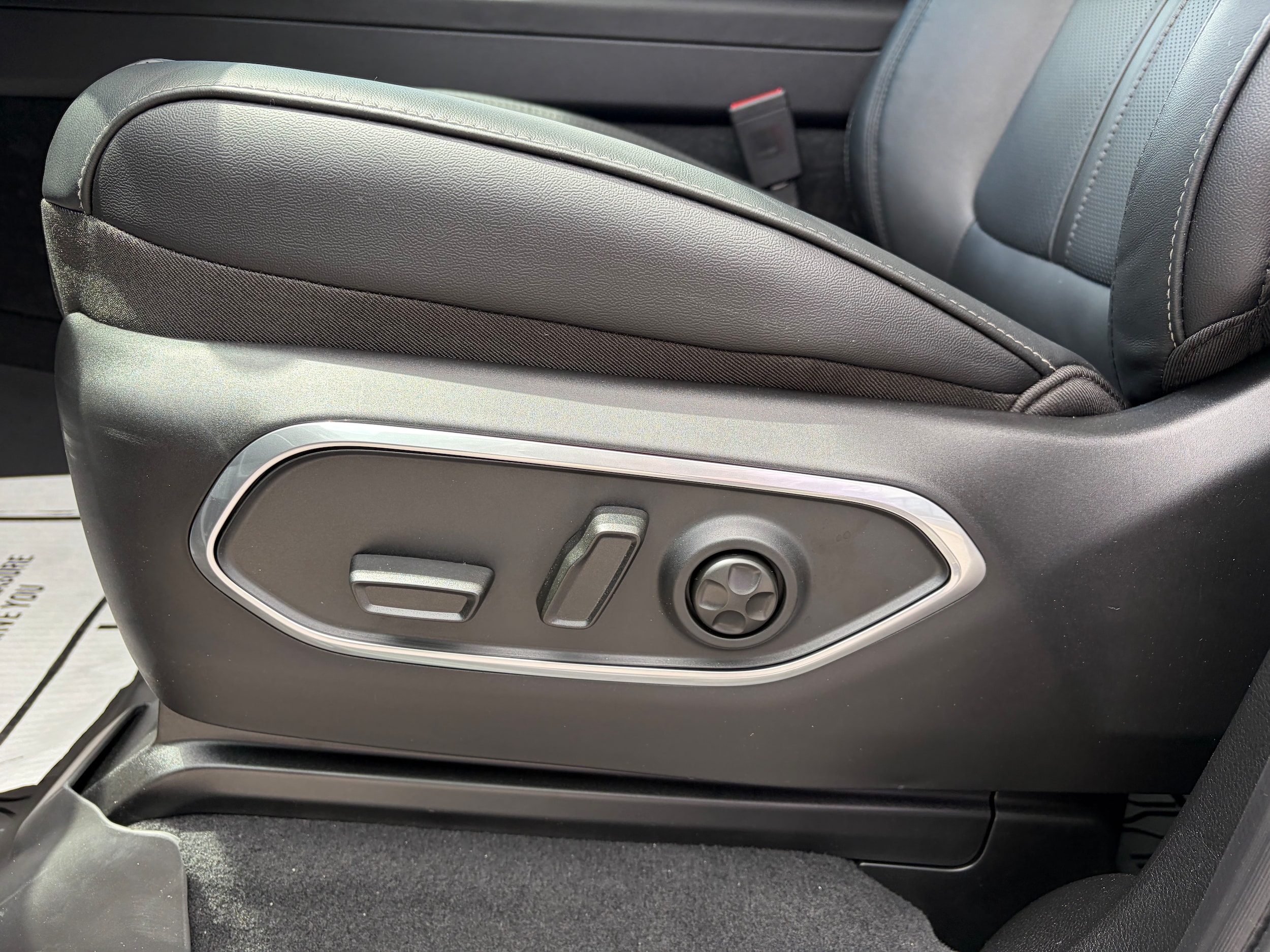 2026 Jeep Grand Wagoneer Upland - Photo 13