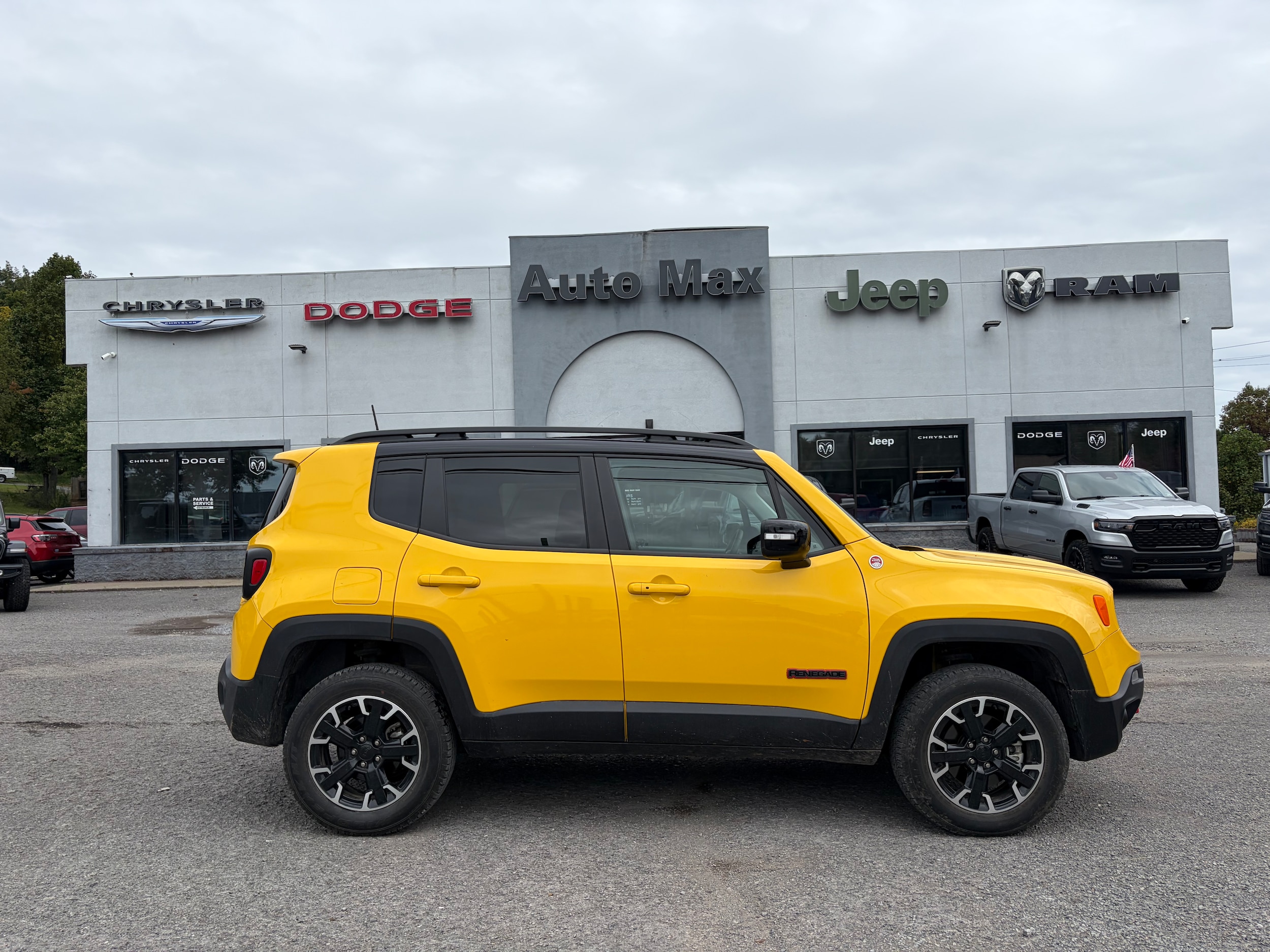 2023 Jeep Renegade Trailhawk