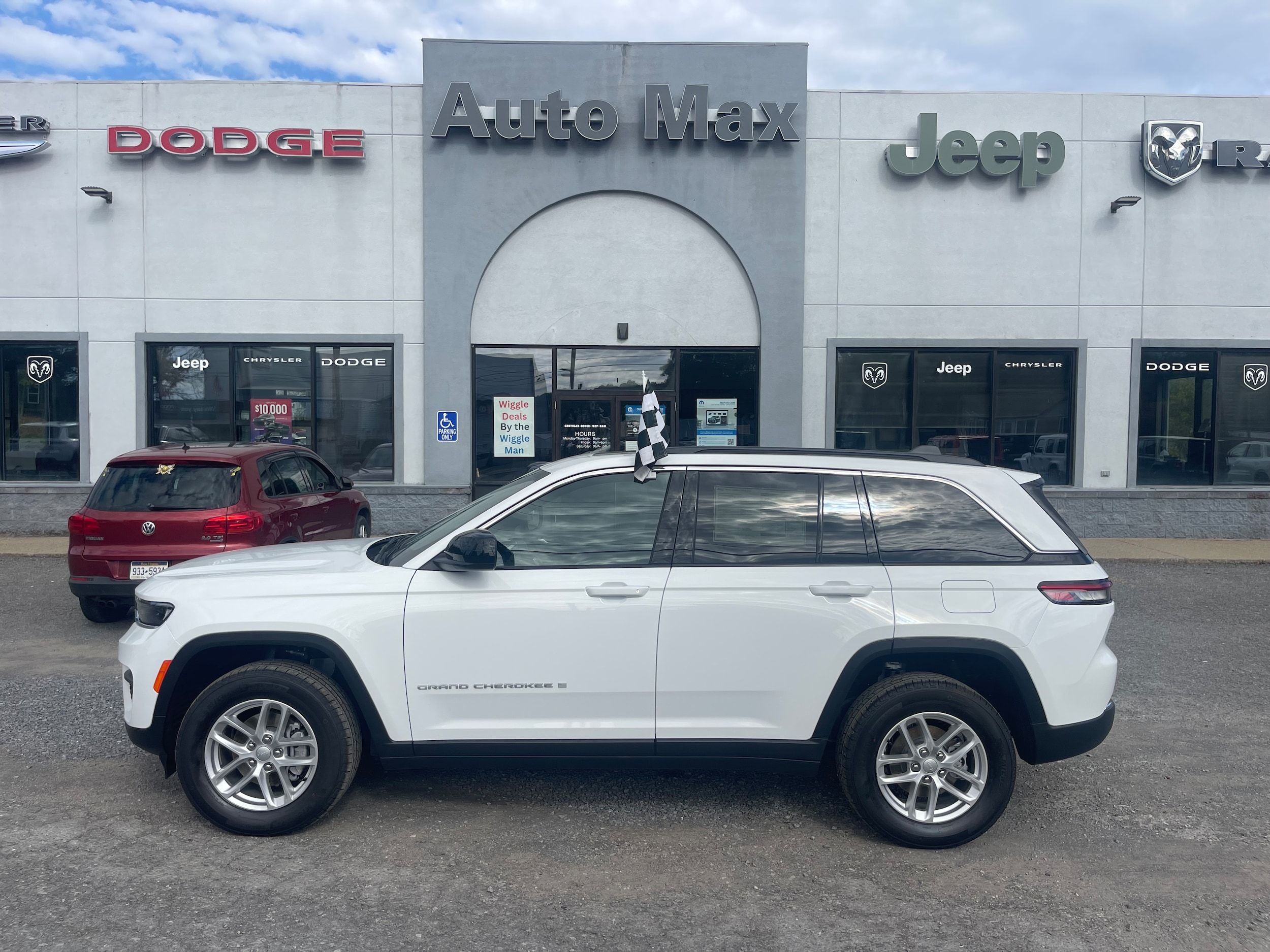 2025 Jeep Grand Cherokee Laredo's photo