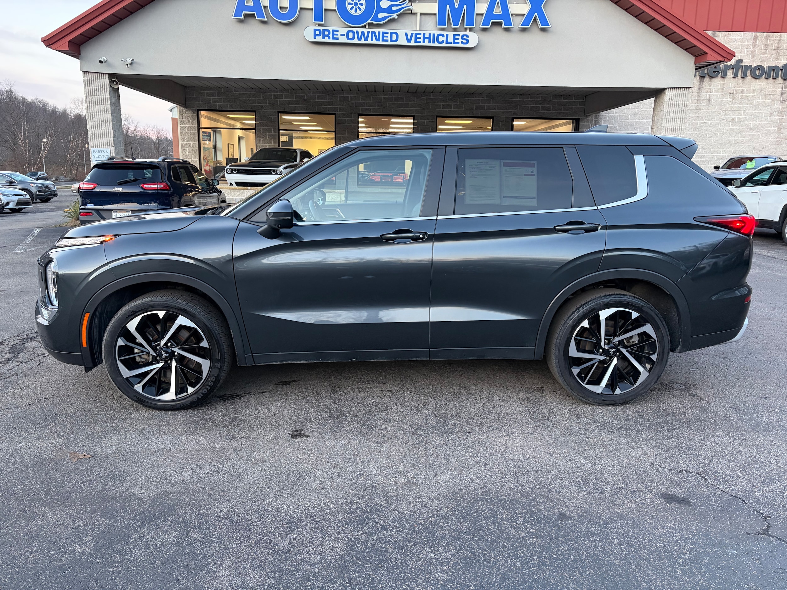 2024 Mitsubishi Outlander SE S-AWC's photo