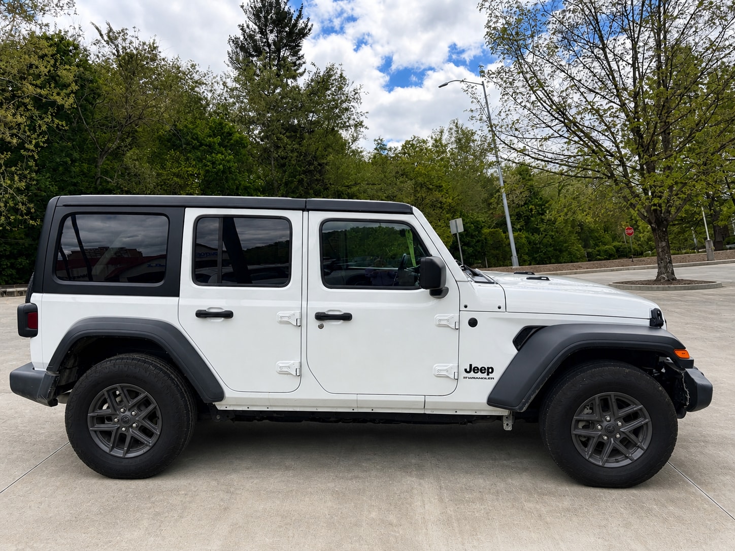 2024 Jeep Wrangler Sport