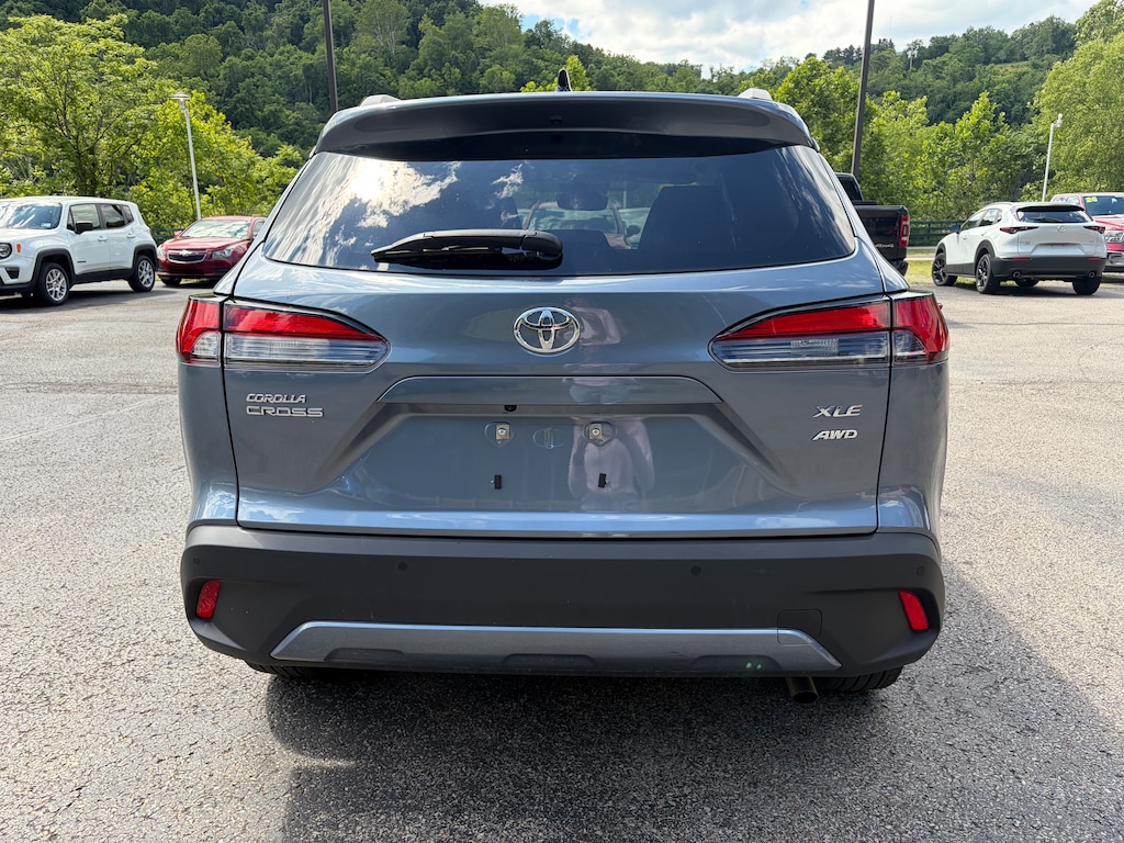 Used 2025 Toyota Corolla Cross XLE SUV