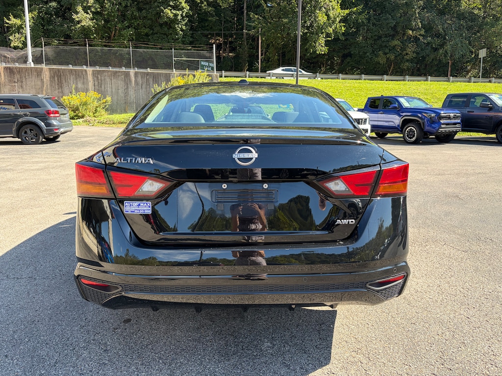 Used 2025 Nissan Altima SV Sedan