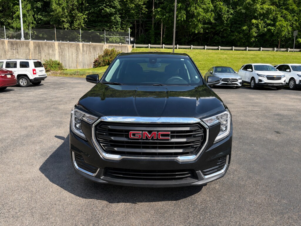 Used 2024 GMC Terrain SLE SUV