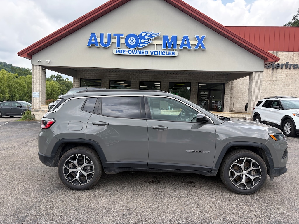 Used 2024 Jeep Compass Latitude SUV
