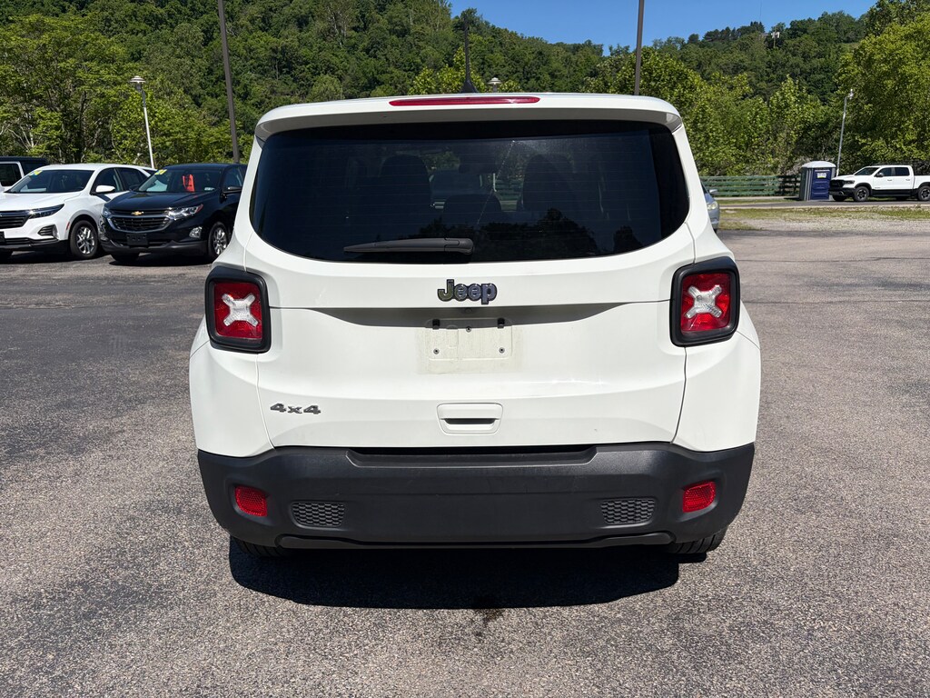 Used 2023 Jeep Renegade Latitude SUV