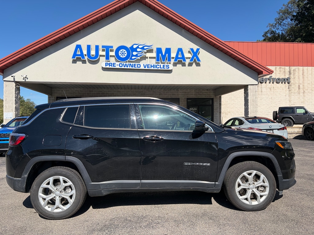 Used 2024 Jeep Compass Latitude SUV