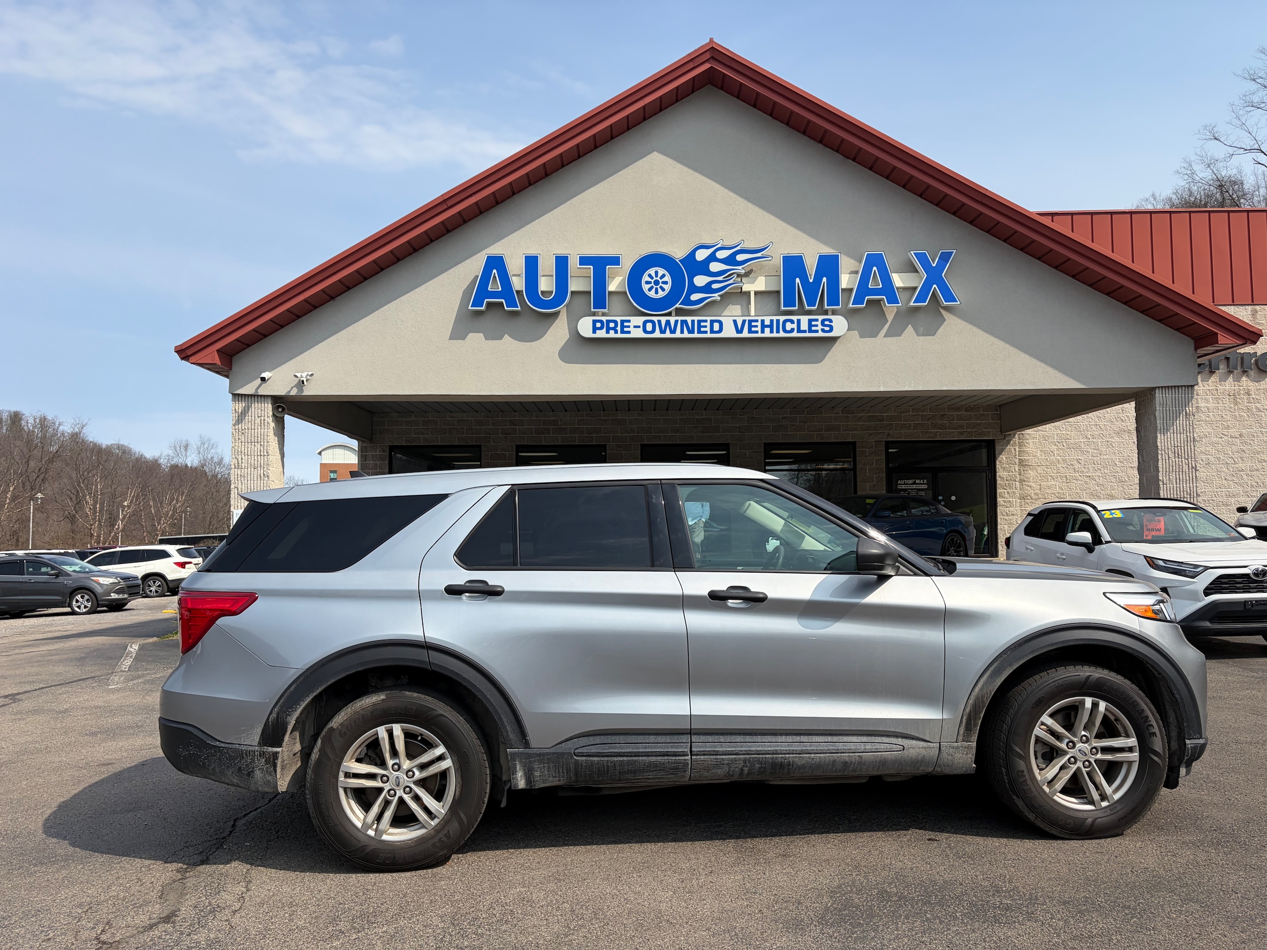 2022 Ford Explorer Base 4WD's photo