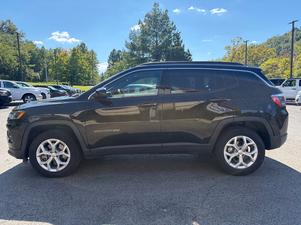 Used 2024 Jeep Compass Latitude SUV