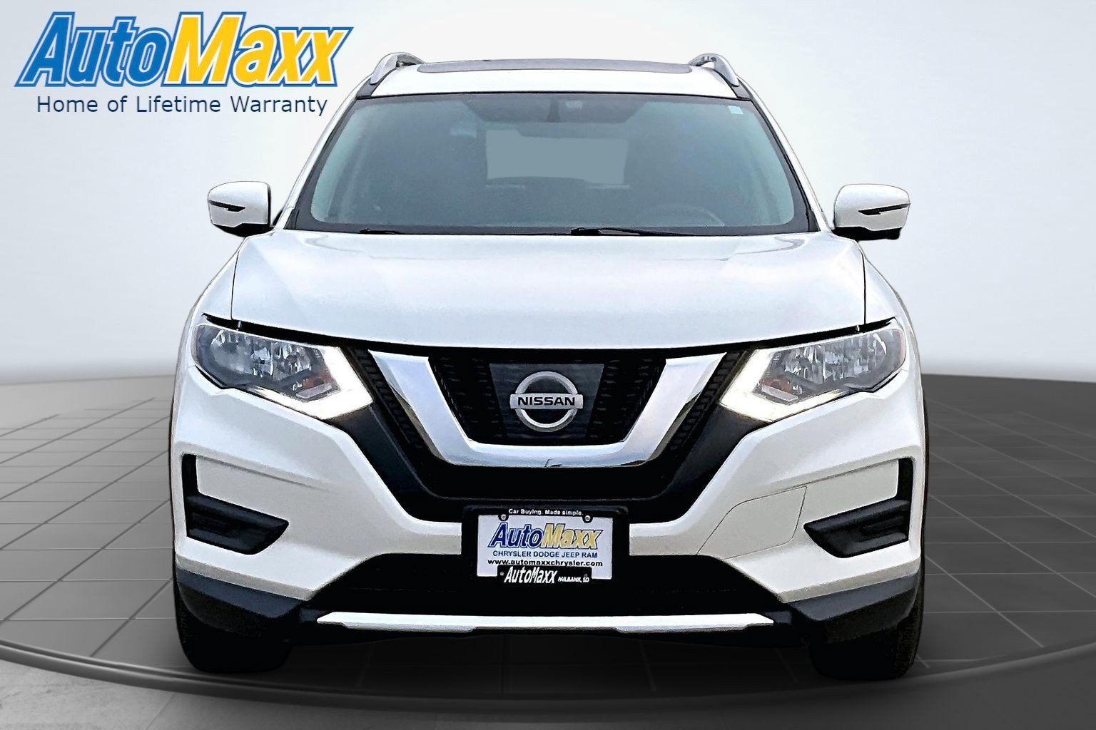 Used 2017 Nissan Rogue SV with VIN 5N1AT2MV2HC858864 for sale in Milbank, SD