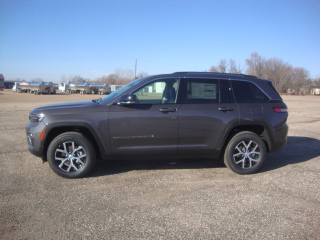 New 2024 Jeep Grand Cherokee LIMITED 4X4 For Sale Milbank SD