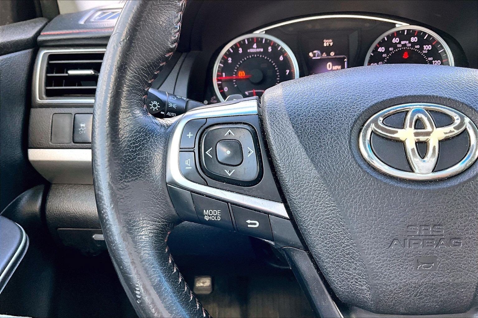 2016 Toyota Camry Special Edition - Photo 11