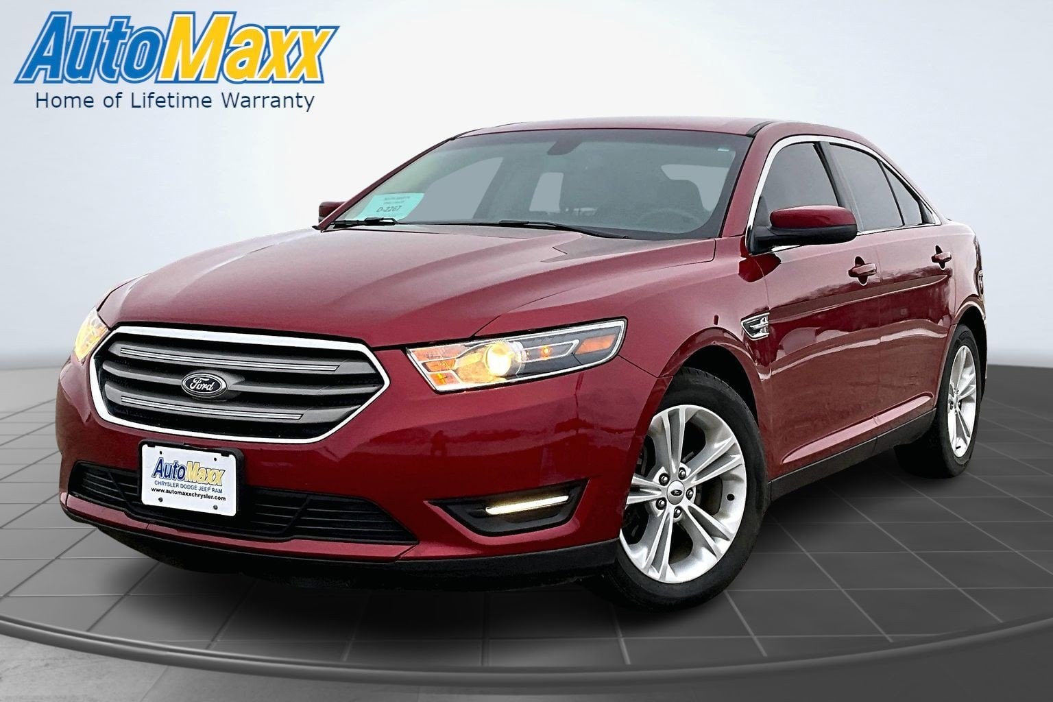 2016 Ford Taurus SEL's photo