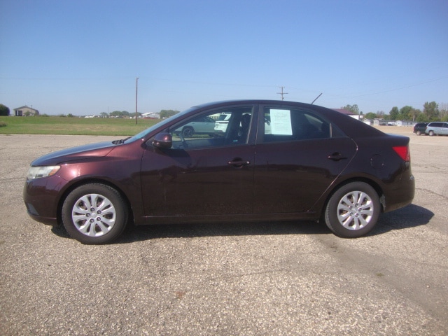Used 2011 Kia Forte EX with VIN KNAFU4A28B5402826 for sale in Milbank, SD