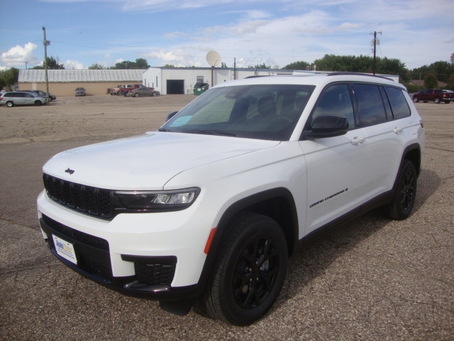 2025 Jeep Grand Cherokee L Altitude's photo