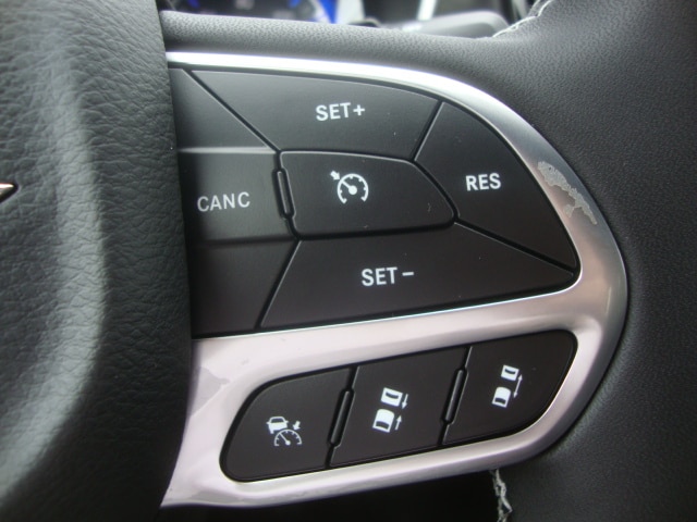 2026 Chrysler Pacifica Select - Photo 32
