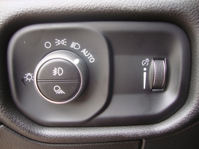 2025 RAM 1500 Tradesman - Photo 8