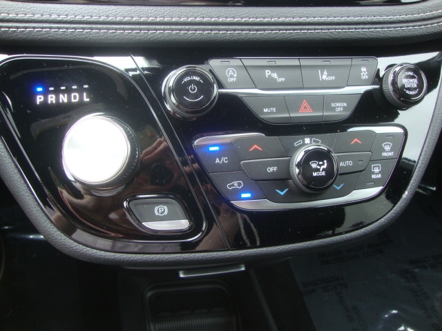 2026 Chrysler Pacifica Select - Photo 12