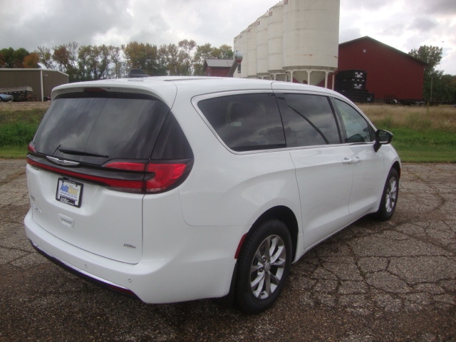 2026 Chrysler Pacifica Select - Photo 54