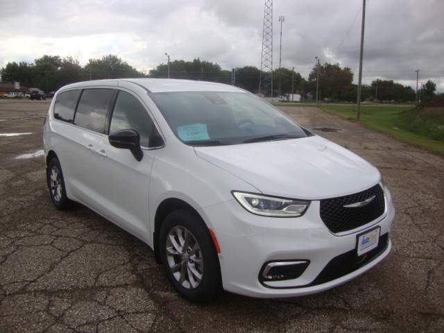 2026 Chrysler Pacifica Select - Photo 56