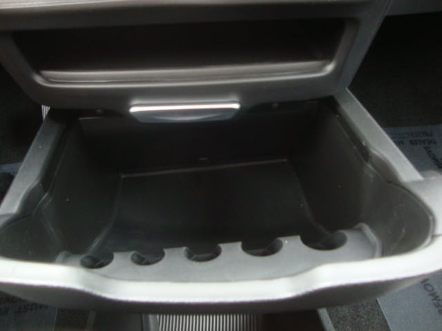 2026 Chrysler Pacifica Select - Photo 11