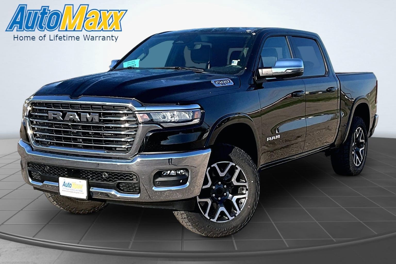 2025 RAM 1500 Laramie 4x4 Crew Cab 5'7's photo