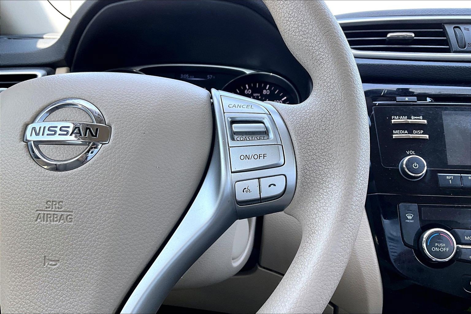 2015 Nissan Rogue SV - Photo 10