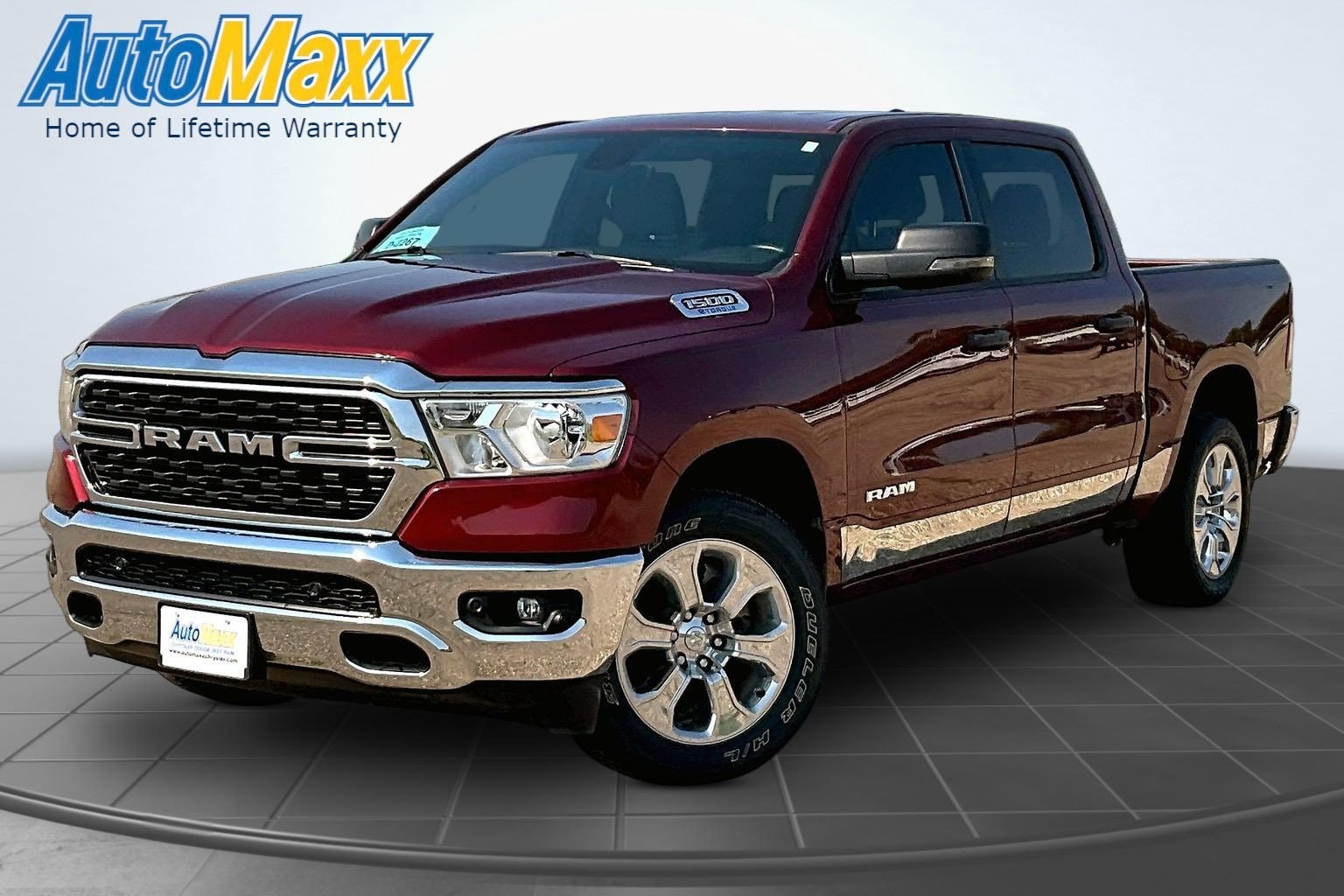 2023 RAM 1500 Big Horn/Lone Star 4x4 Crew Cab 5'7's photo