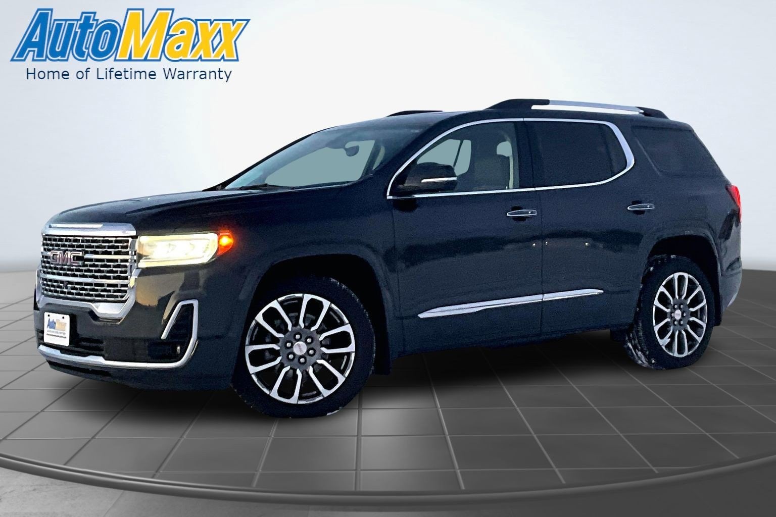 2021 GMC Acadia Denali's photo