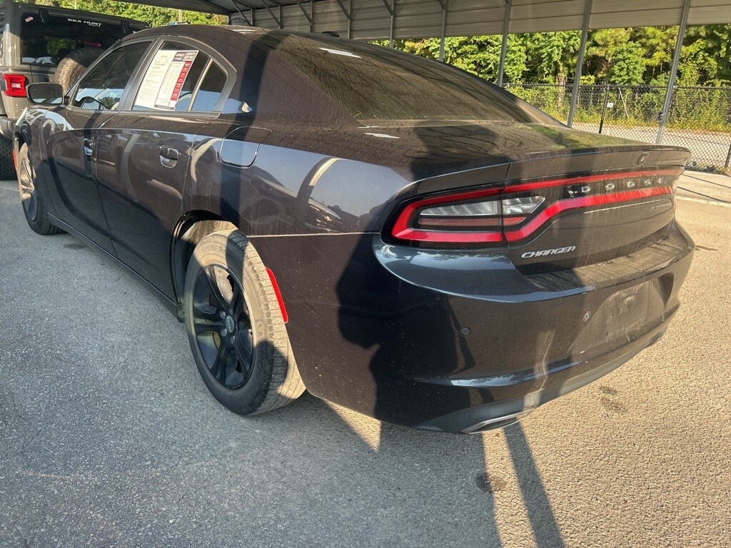 2019 Dodge Charger SXT photo 3