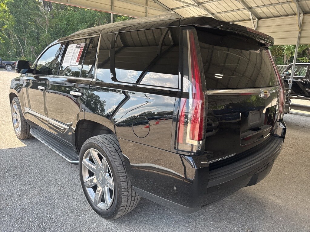 2019 Cadillac Escalade Luxury photo 3