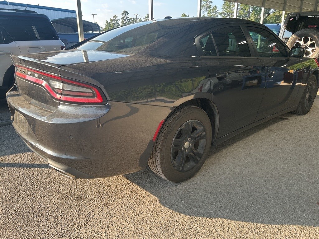 2019 Dodge Charger SXT photo 2
