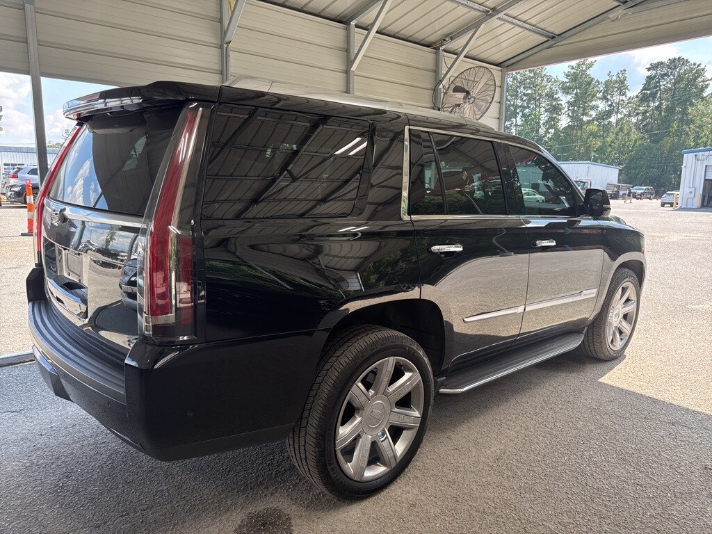 2019 Cadillac Escalade Luxury photo 4