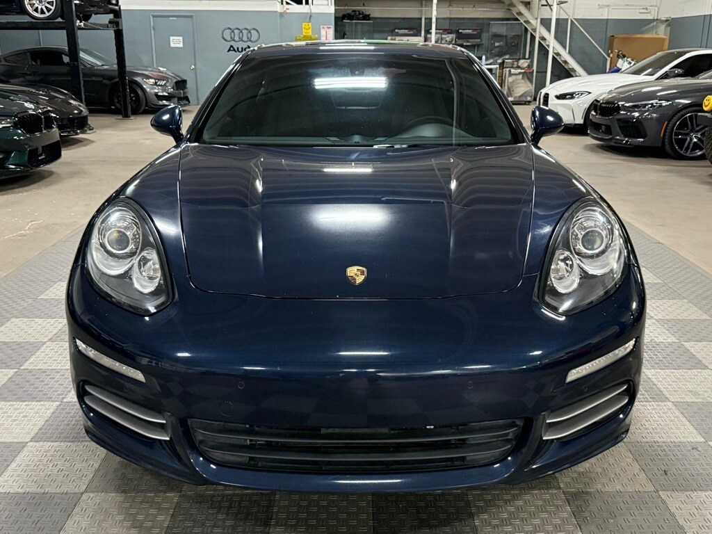2015 Porsche Panamera 4S photo 2
