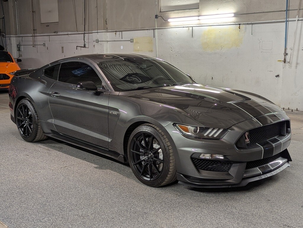 2018 Ford Mustang Shelby photo 3