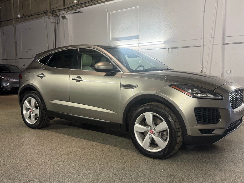 2020 Jaguar E-PACE SE photo 3