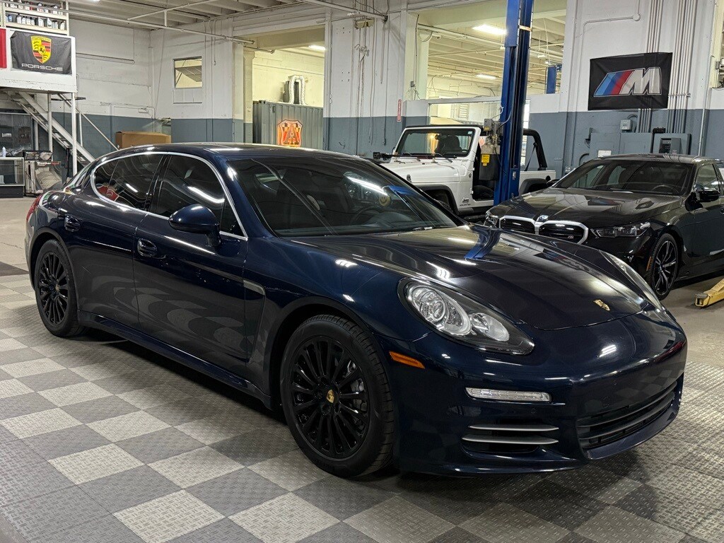2015 Porsche Panamera 4S photo 3