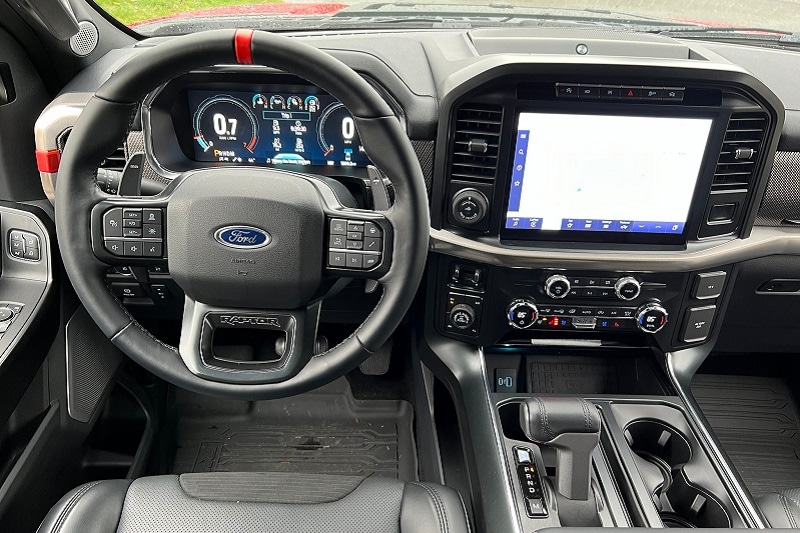 The steering wheel of the Ford F-150 Raptor has a 12 o'clock stripe.