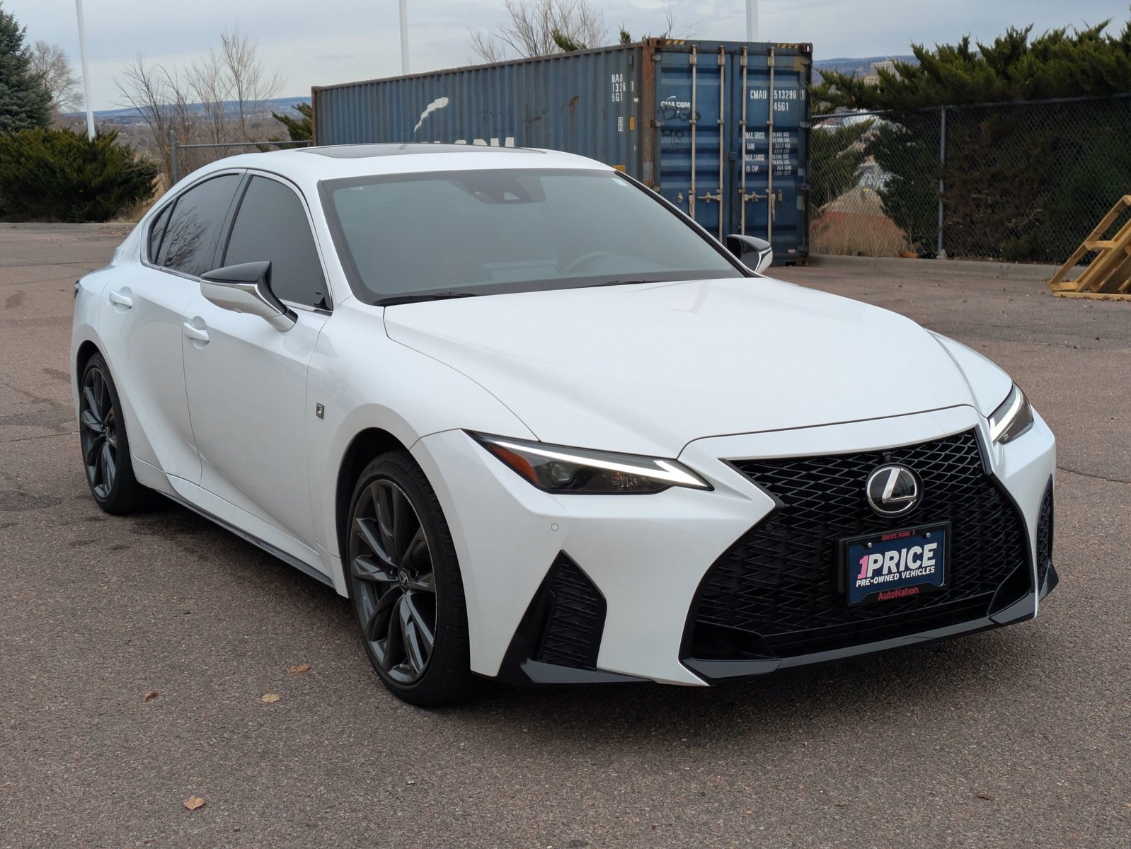 2022 Lexus IS 350 F SPORT photo 3
