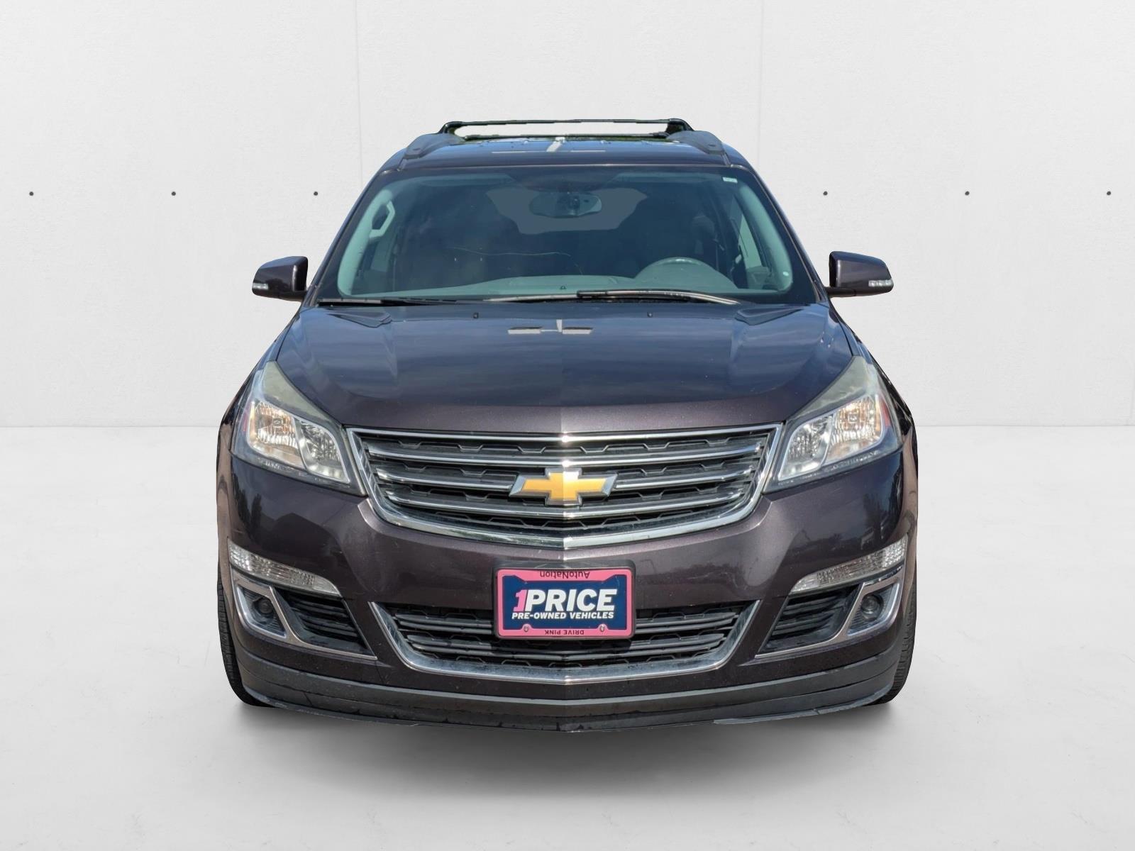 2015 Chevrolet Traverse 1LT photo 2