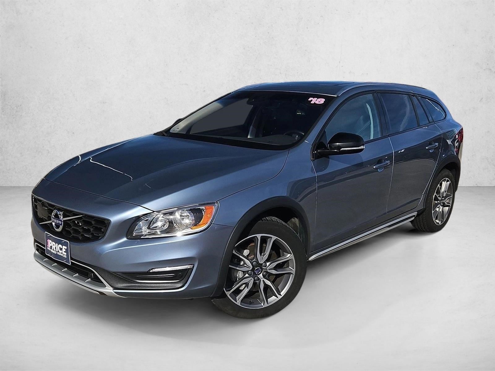 2018 Volvo V60 Base's photo