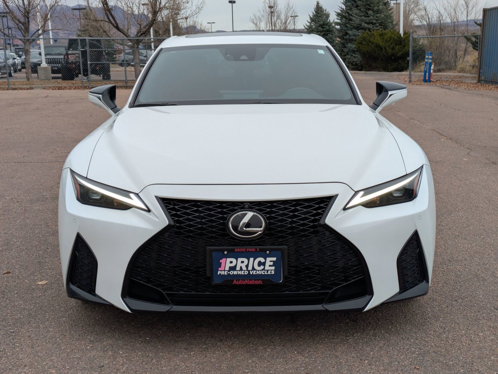 2022 Lexus IS 350 F SPORT photo 2