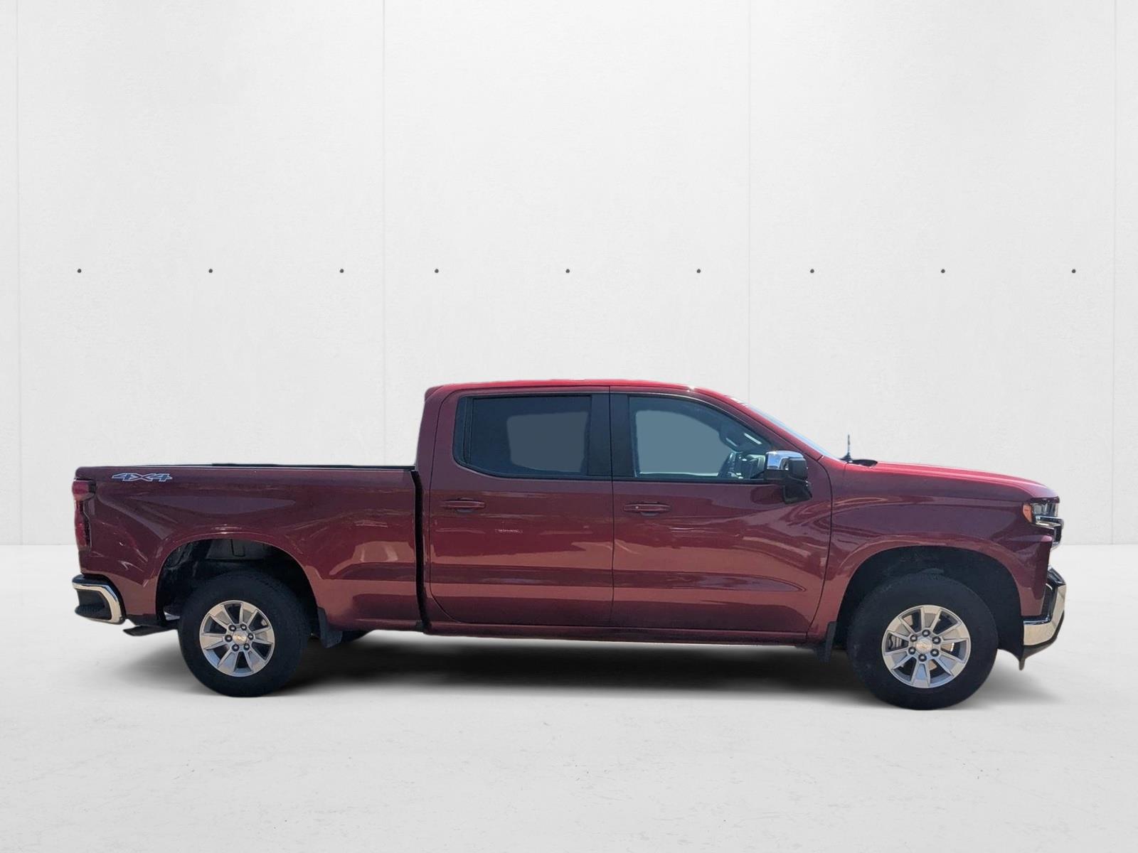 2021 Chevrolet Silverado 1500 LT photo 3