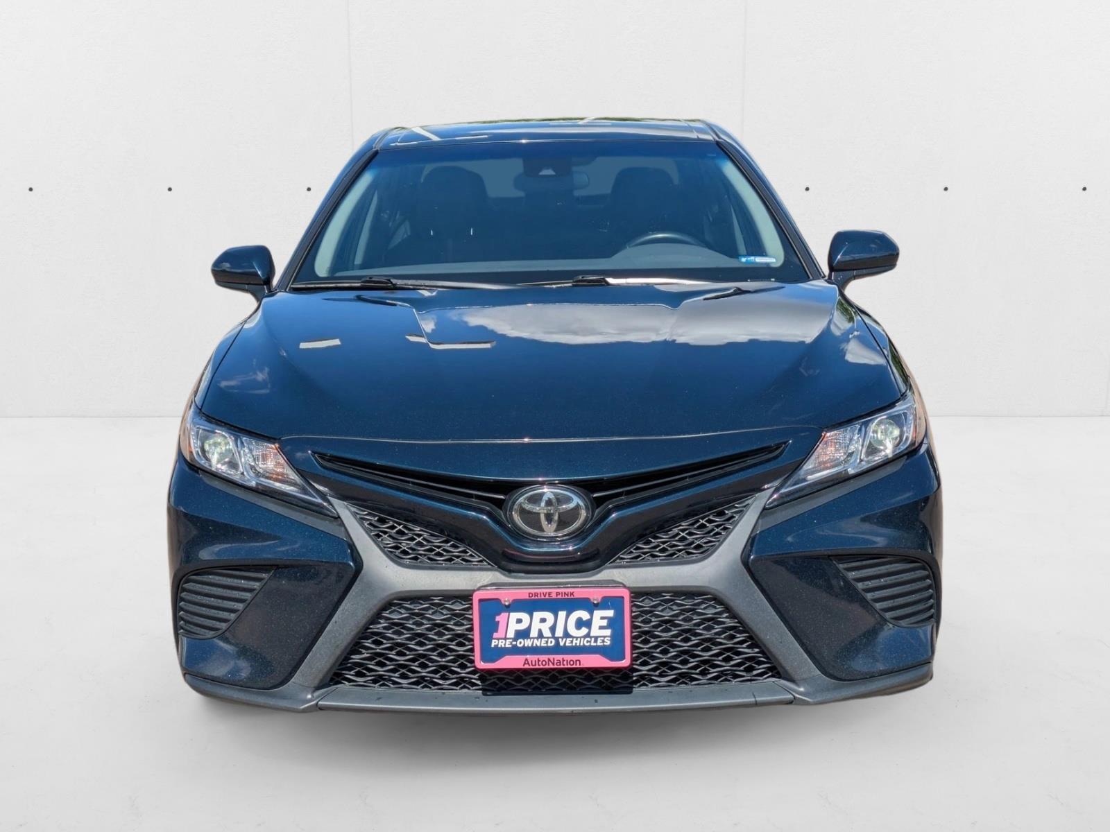 2020 Toyota Camry SE photo 2