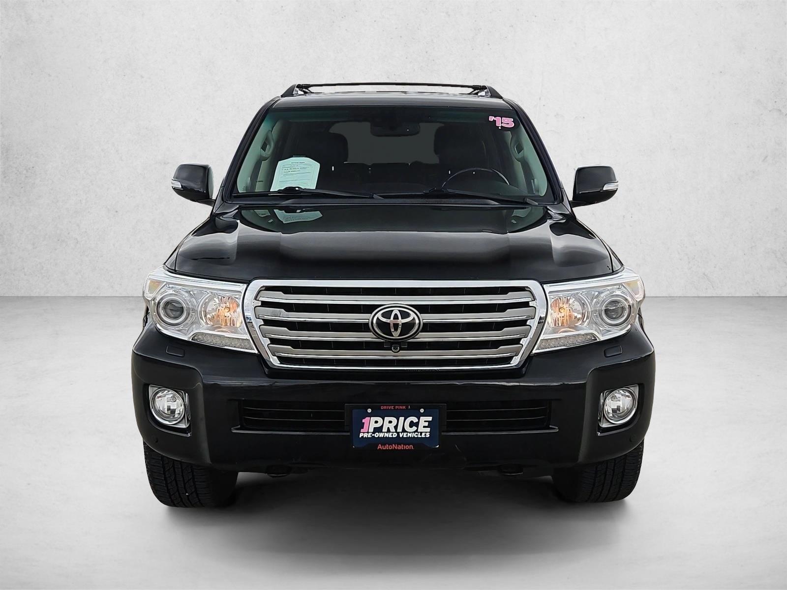 2015 Toyota Land Cruiser photo 2