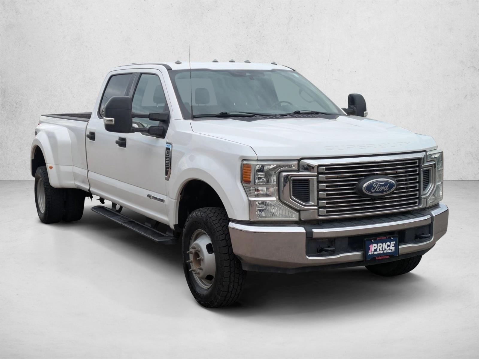 2022 Ford F-350 XLT photo 3