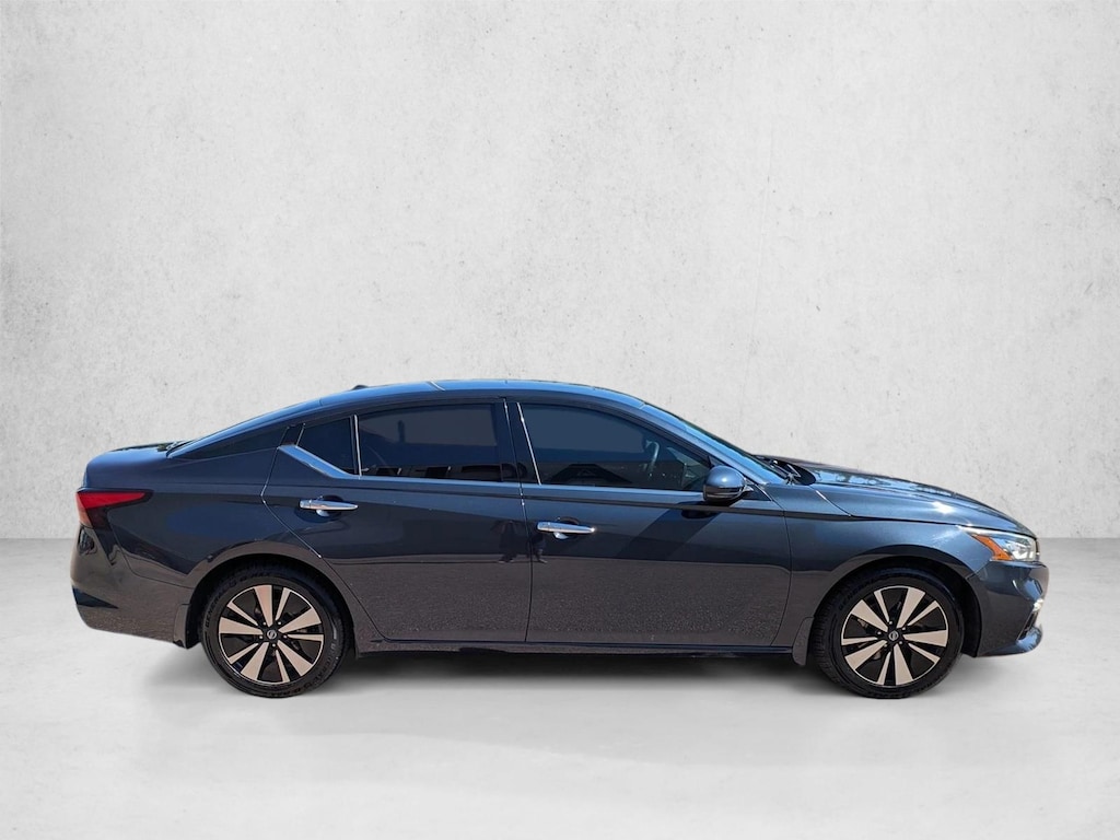 Used 2019 Nissan Altima 2.5 SV 4dr Car